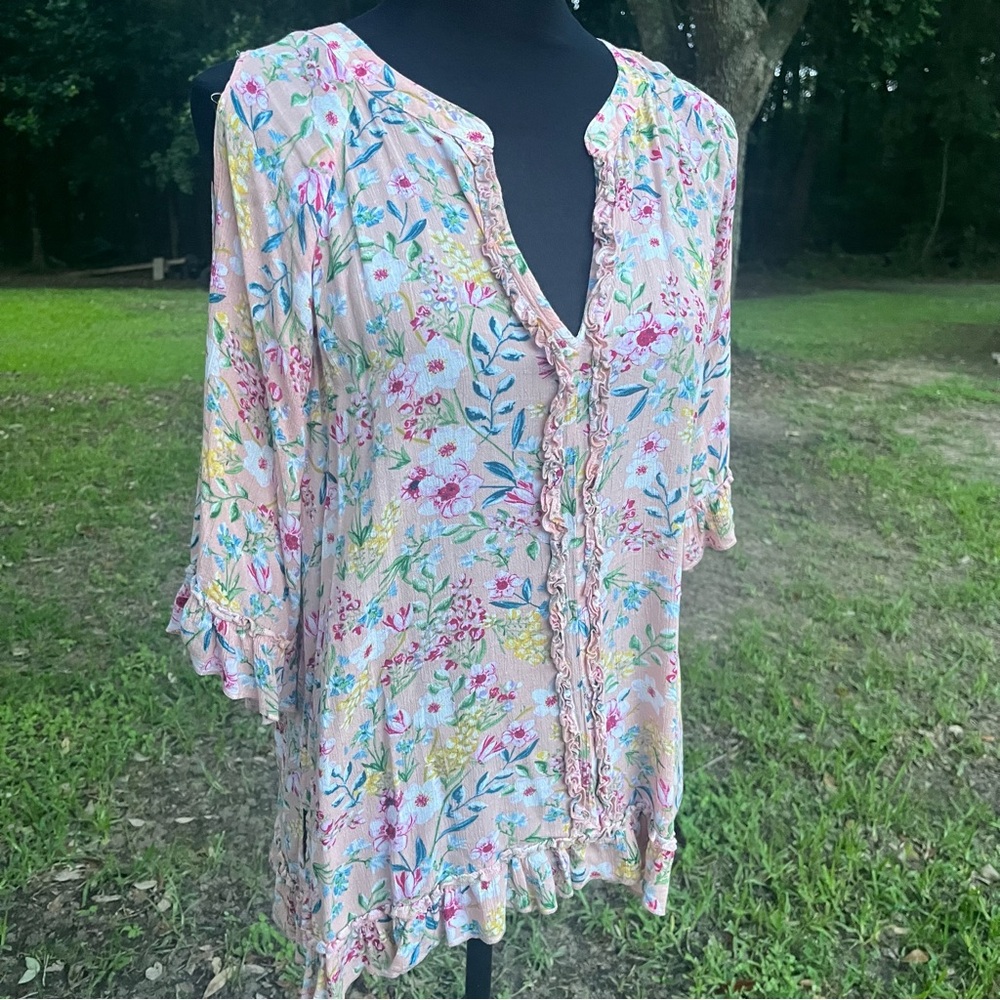 DEMOCRACY COLD SHOULDER PINK CREPEY FLORAL PRINT NOTCH NECK SOLIT HEM RUFFLE